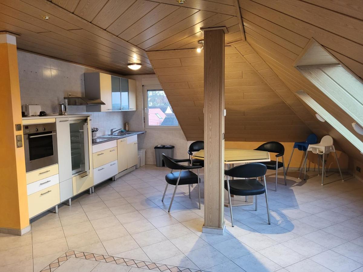 Fawiga Monteurwohnung Karben Bagian luar foto